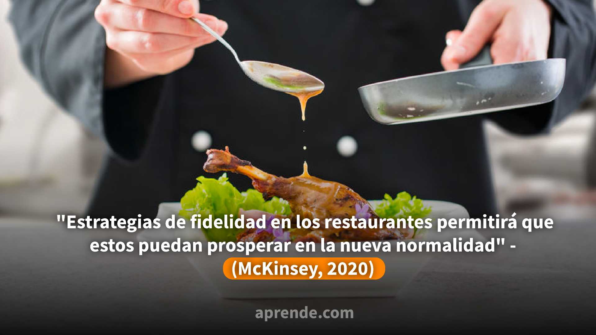 Chef profesional ultimando detalles del plato