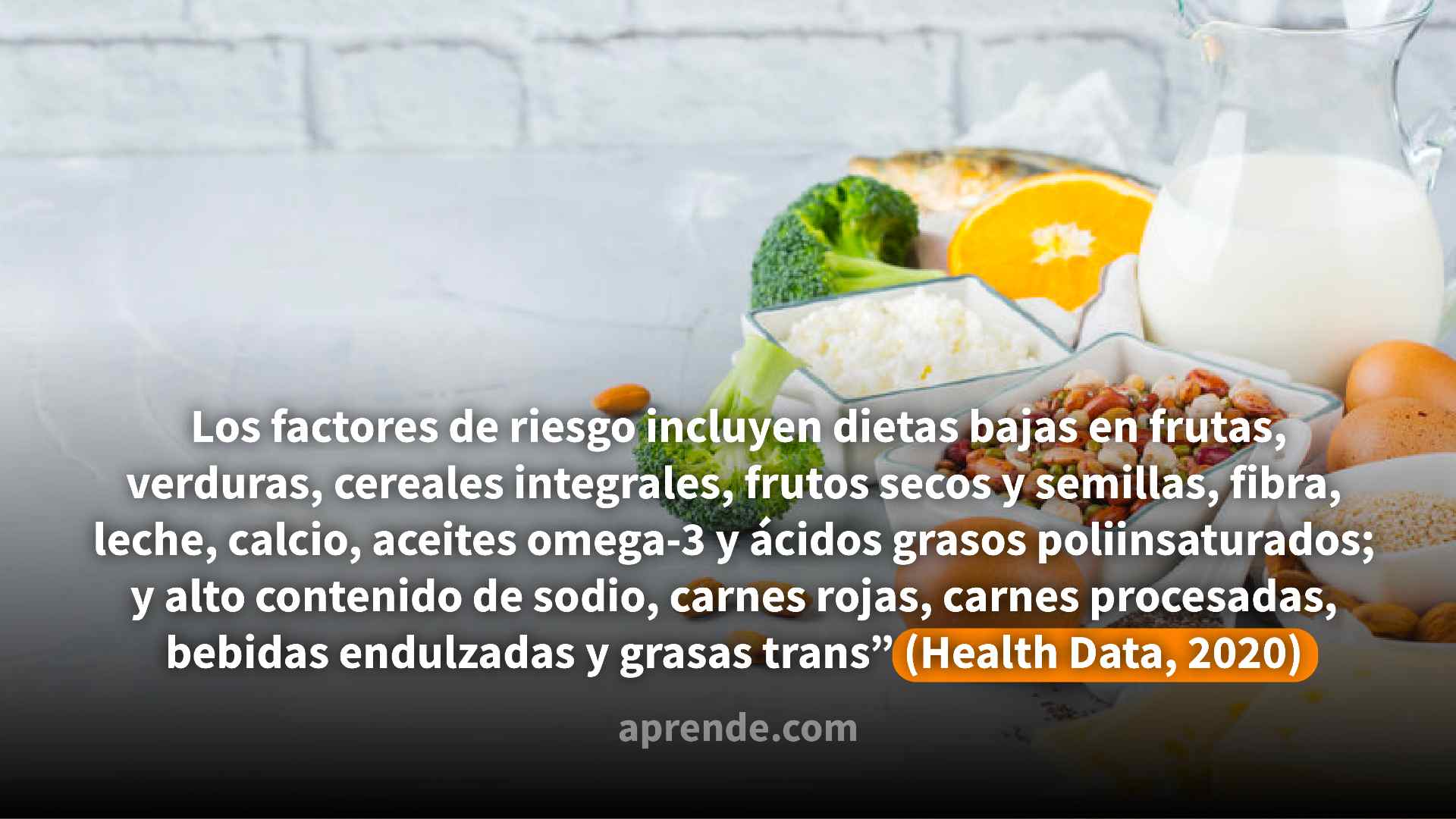 Frutas, verduras y lácteos sobre una mesa