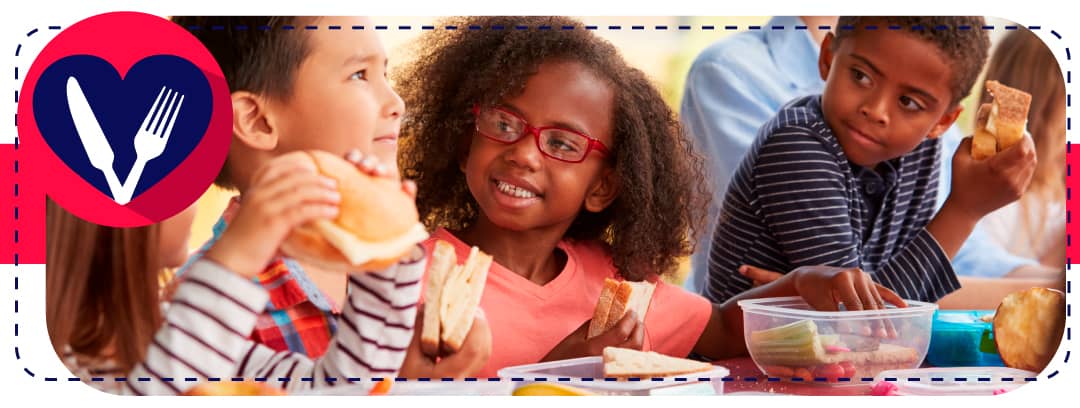 niños comiendo