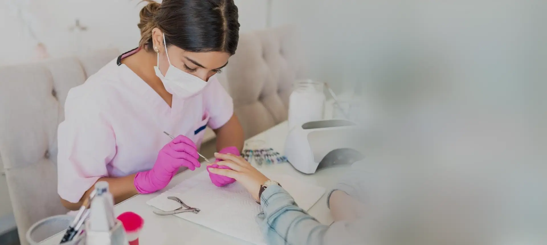 Manicure Diplomado en Manicure: Diseño profesional de uñas